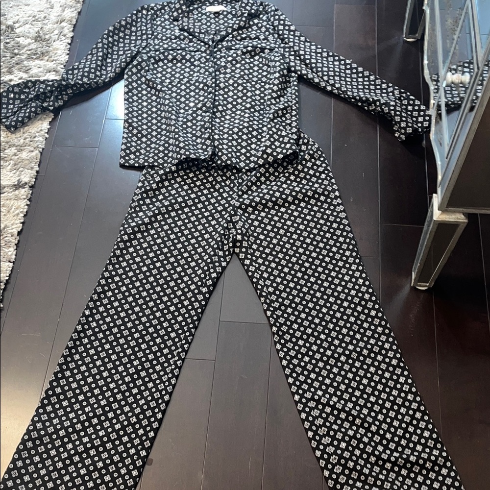 MICHAEL Michael Kors Black and White Geometric Pajama Set - Picture 6 of 10